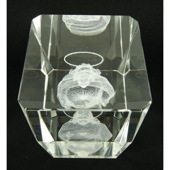 Jesus Sacred Heart 3D Laser Etched Crystal Glass Paperweight - Picture 8 of 9